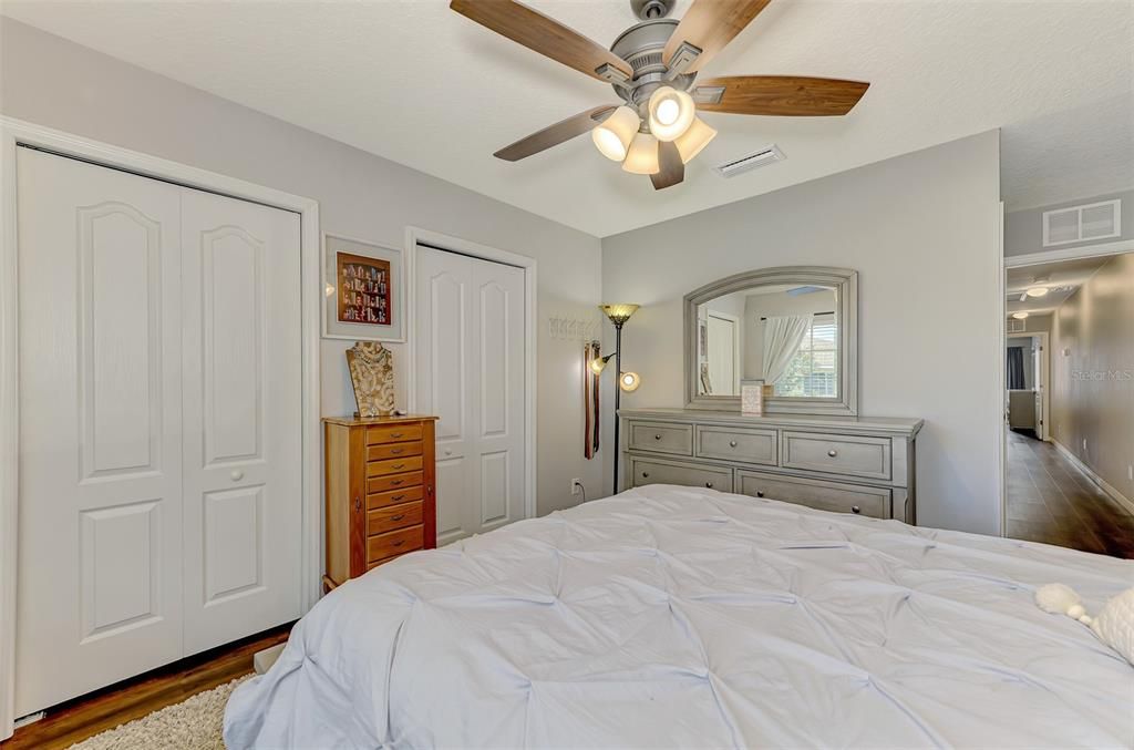 For Sale: $234,900 (2 beds, 2 baths, 1429 Square Feet)