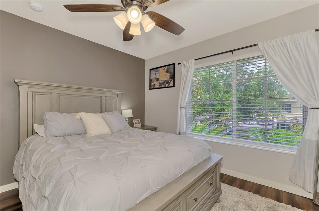 For Sale: $234,900 (2 beds, 2 baths, 1429 Square Feet)