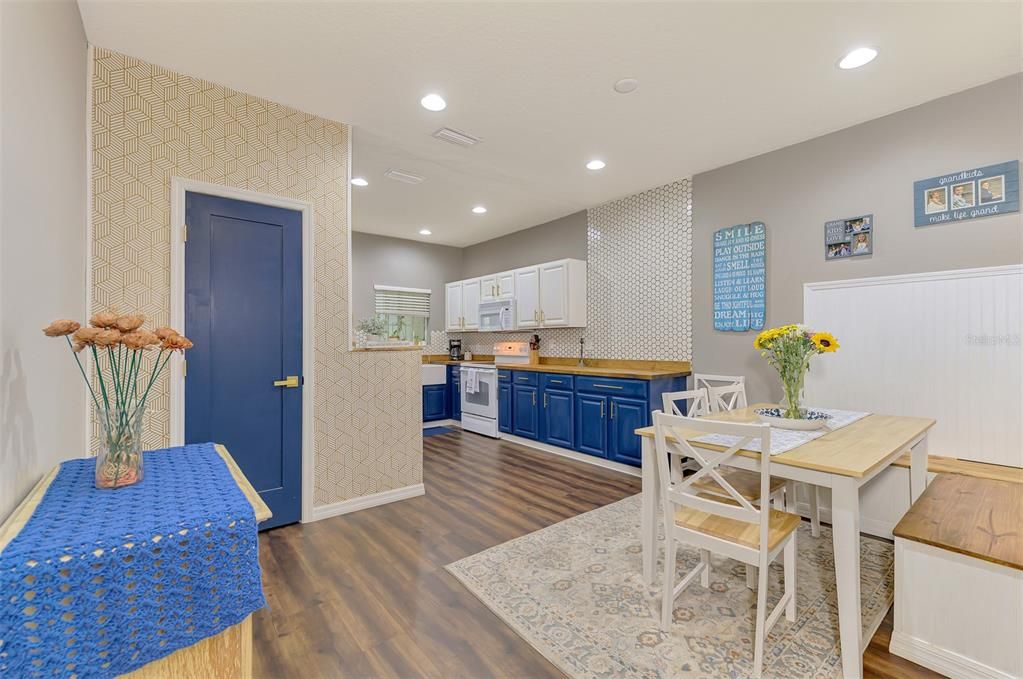 For Sale: $234,900 (2 beds, 2 baths, 1429 Square Feet)