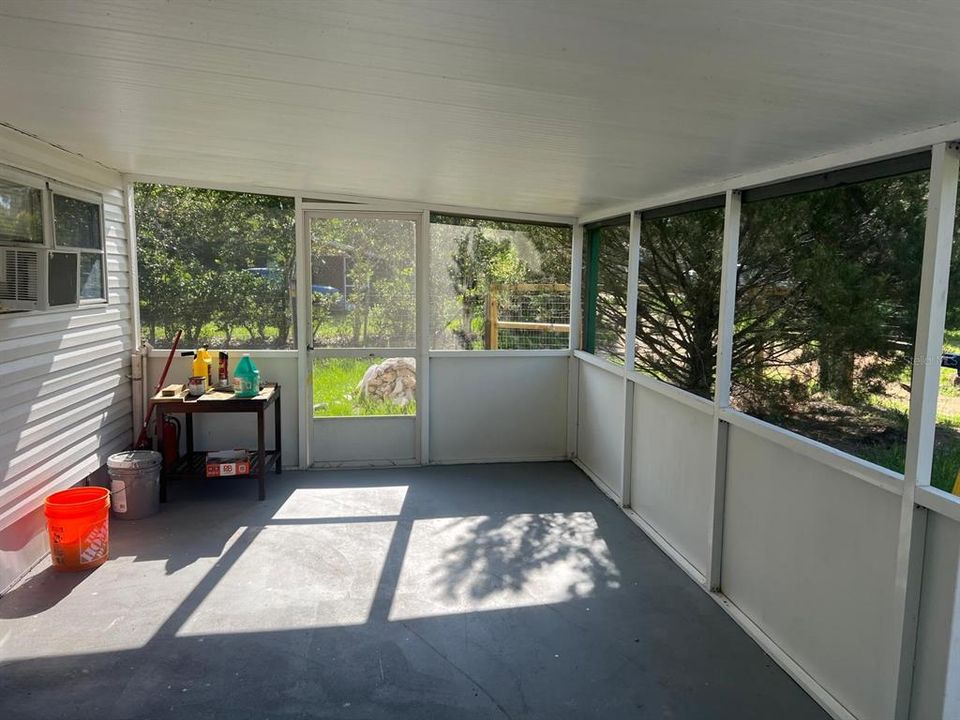 For Sale: $137,900 (2 beds, 1 baths, 684 Square Feet)