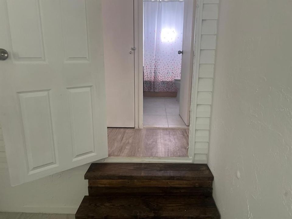 For Sale: $137,900 (2 beds, 1 baths, 684 Square Feet)