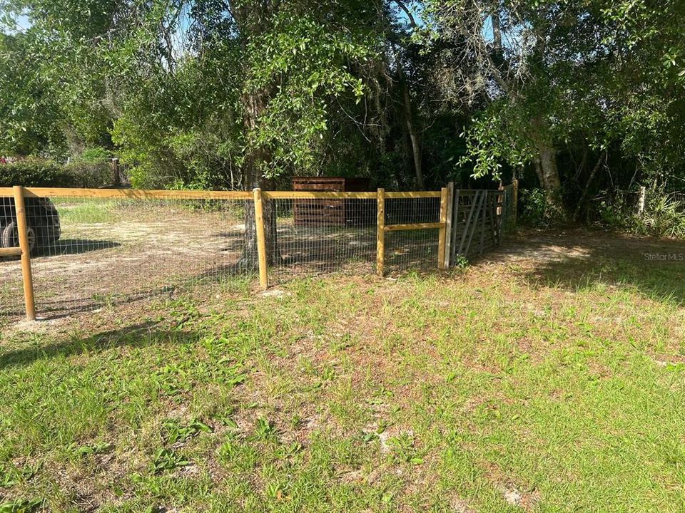 For Sale: $137,900 (2 beds, 1 baths, 684 Square Feet)