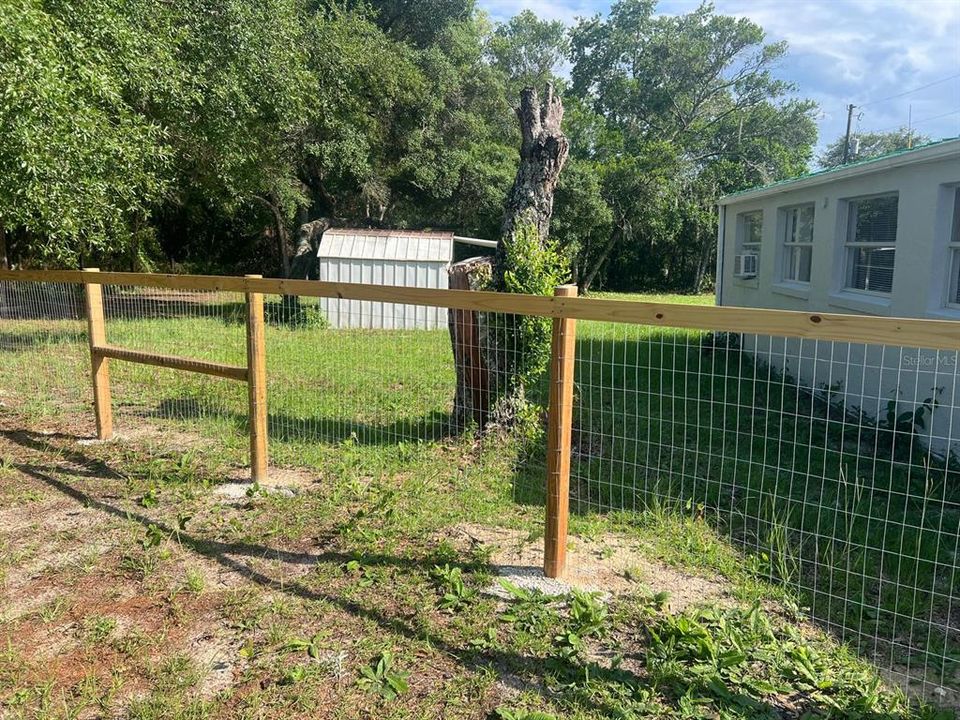 For Sale: $137,900 (2 beds, 1 baths, 684 Square Feet)