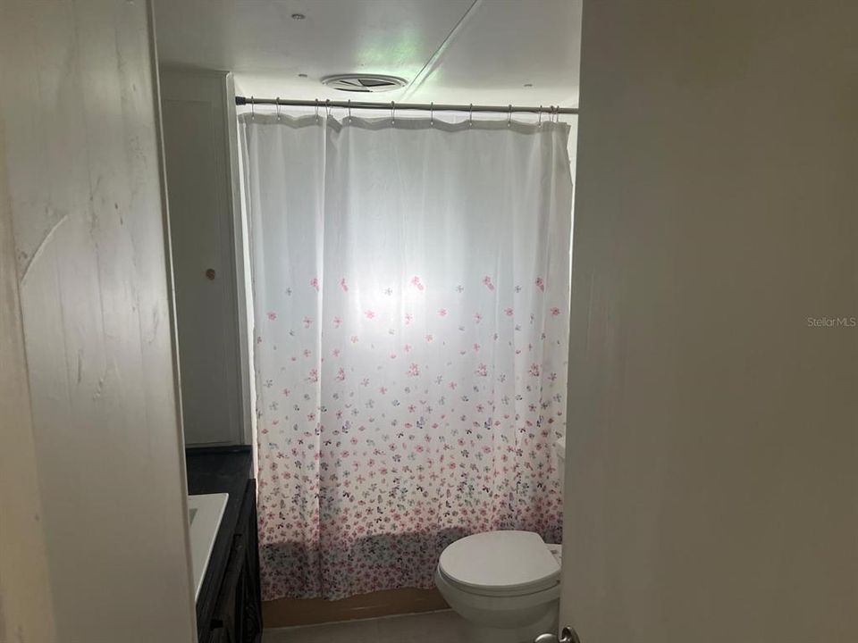 For Sale: $137,900 (2 beds, 1 baths, 684 Square Feet)