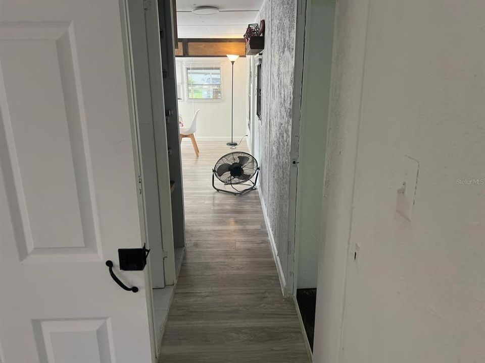For Sale: $137,900 (2 beds, 1 baths, 684 Square Feet)
