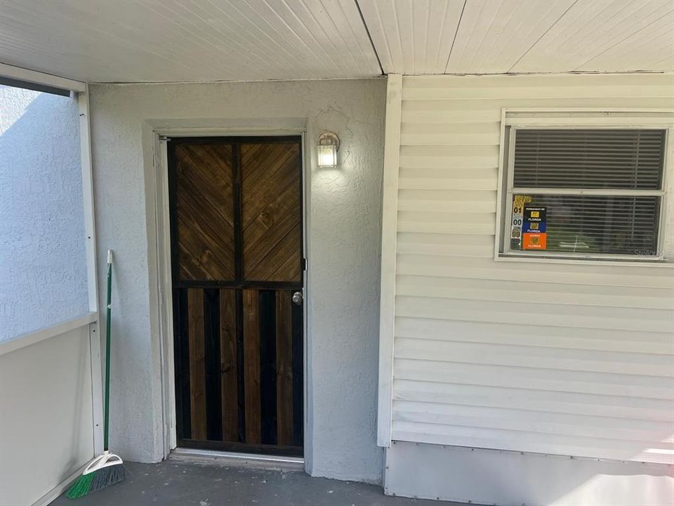 For Sale: $137,900 (2 beds, 1 baths, 684 Square Feet)