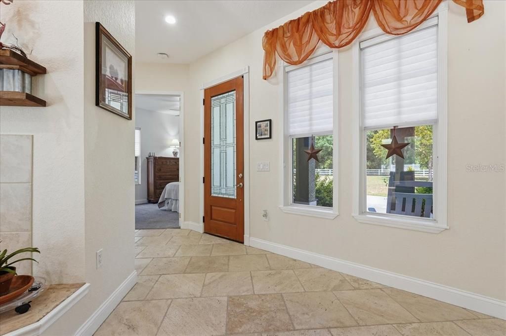 En Venta: $1,150,000 (4 camas, 3 baños, 2443 Pies cuadrados)
