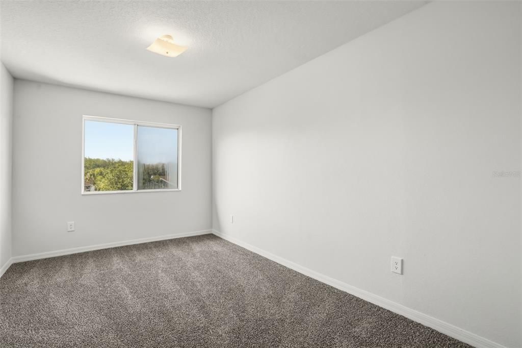 For Sale: $279,999 (4 beds, 3 baths, 1748 Square Feet)