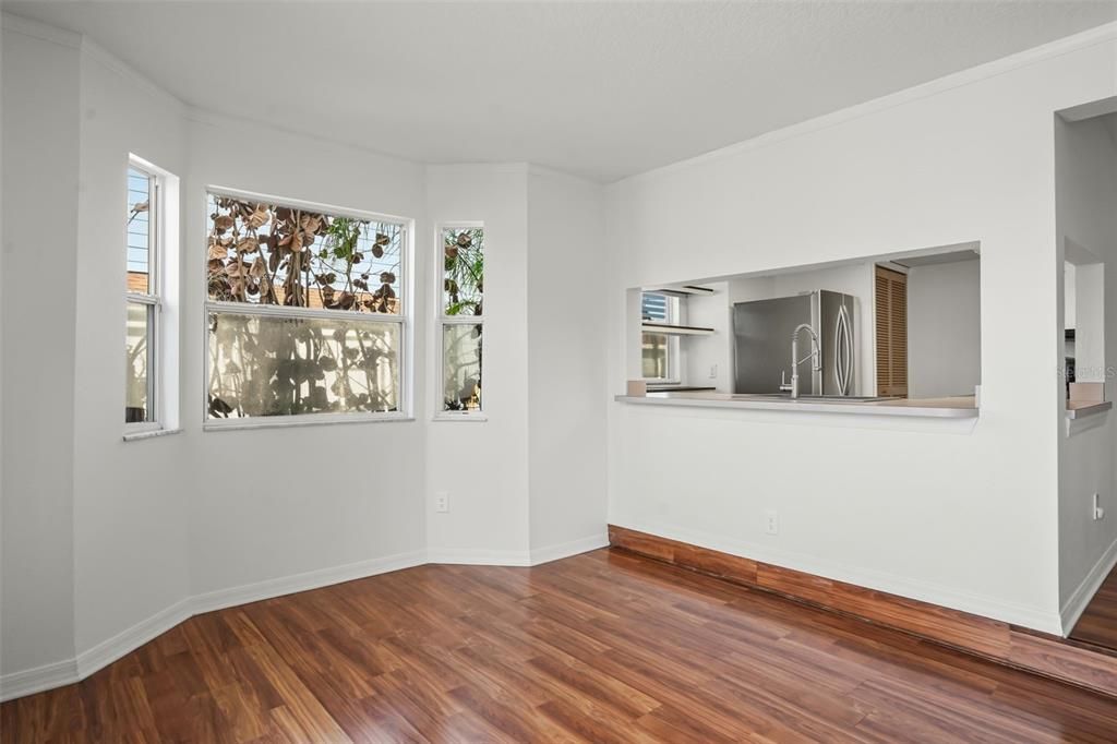 For Sale: $279,999 (4 beds, 3 baths, 1748 Square Feet)
