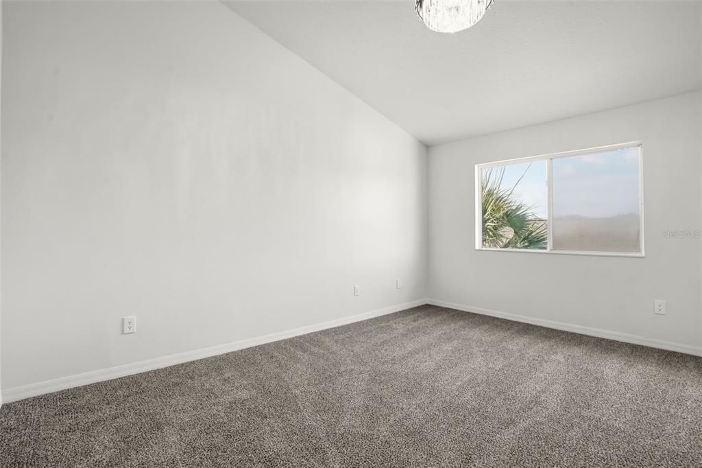 For Sale: $279,999 (4 beds, 3 baths, 1748 Square Feet)