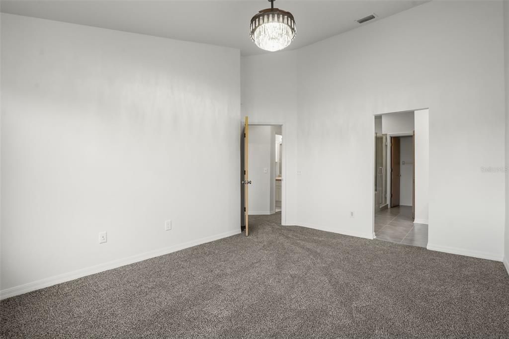 For Sale: $279,999 (4 beds, 3 baths, 1748 Square Feet)