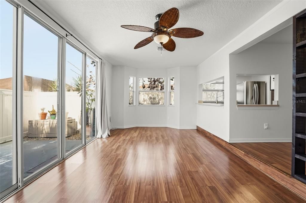 For Sale: $279,999 (4 beds, 3 baths, 1748 Square Feet)