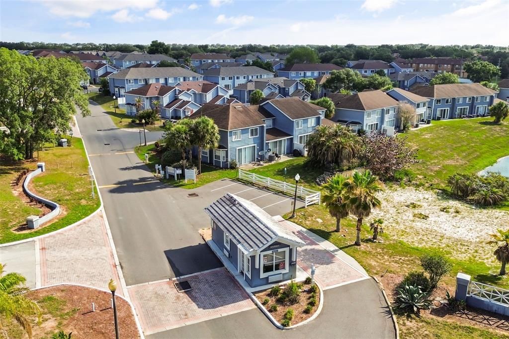 For Sale: $279,999 (4 beds, 3 baths, 1748 Square Feet)