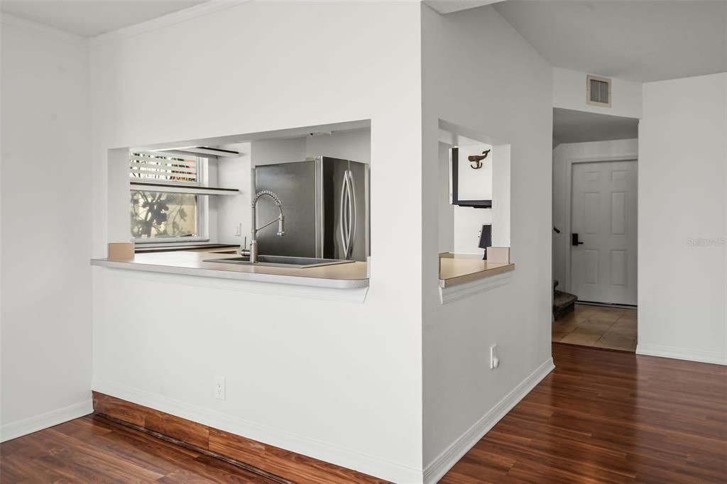 For Sale: $279,999 (4 beds, 3 baths, 1748 Square Feet)