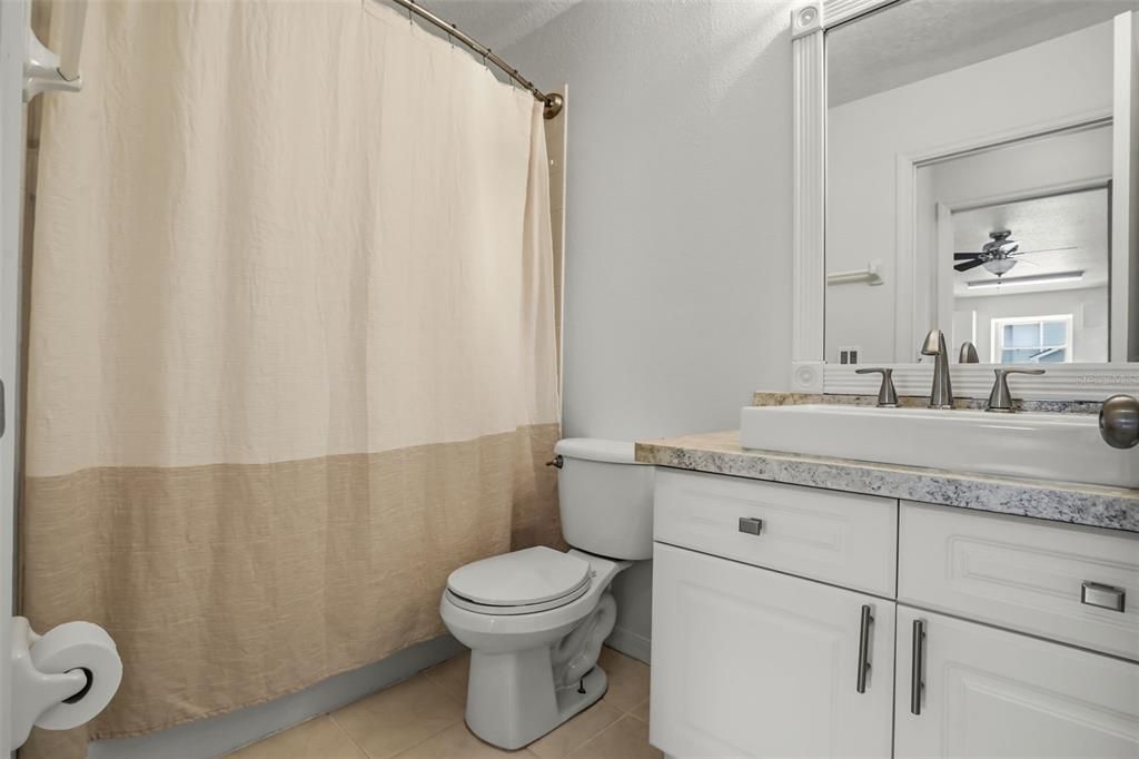 For Sale: $279,999 (4 beds, 3 baths, 1748 Square Feet)