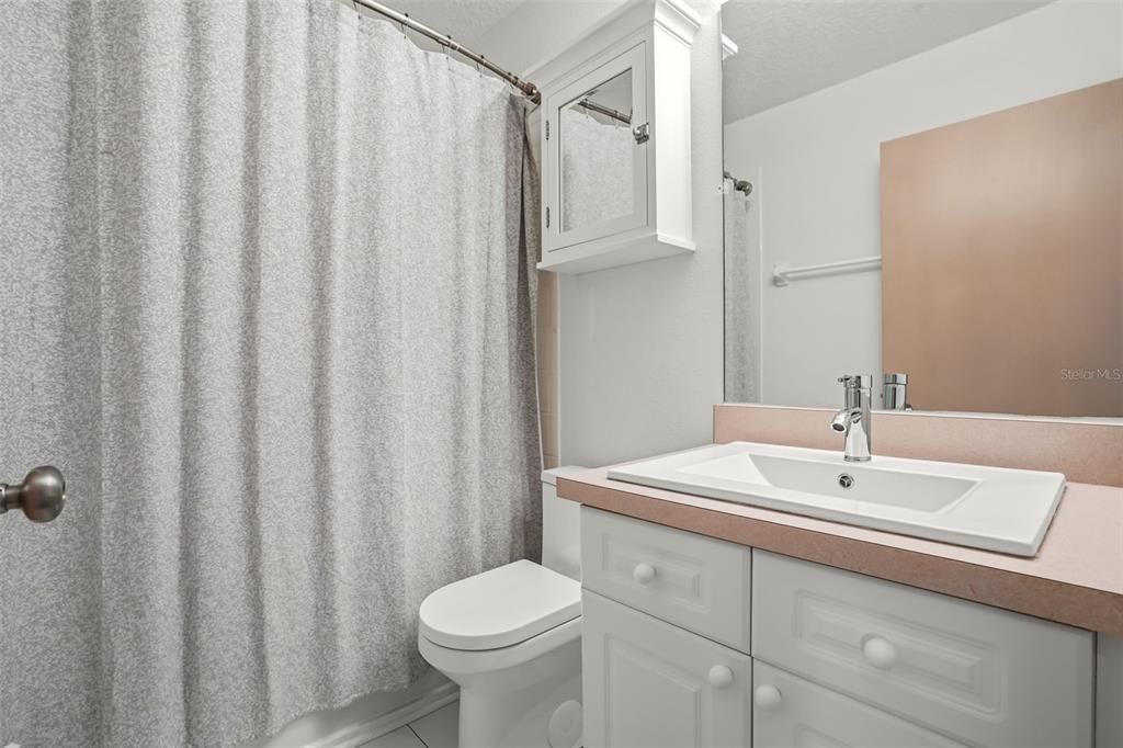 For Sale: $279,999 (4 beds, 3 baths, 1748 Square Feet)