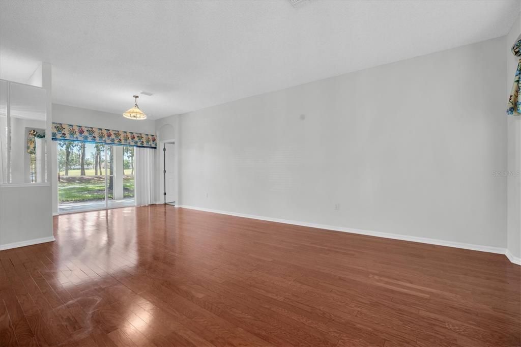 En Renta: $2,790 (3 camas, 2 baños, 1952 Pies cuadrados)