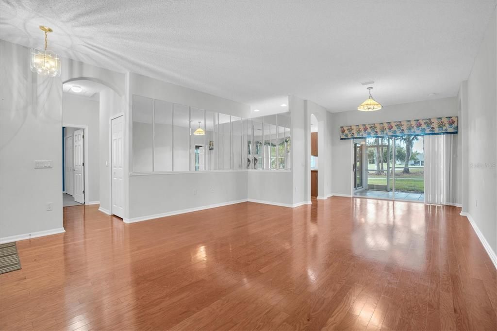 En Renta: $2,790 (3 camas, 2 baños, 1952 Pies cuadrados)