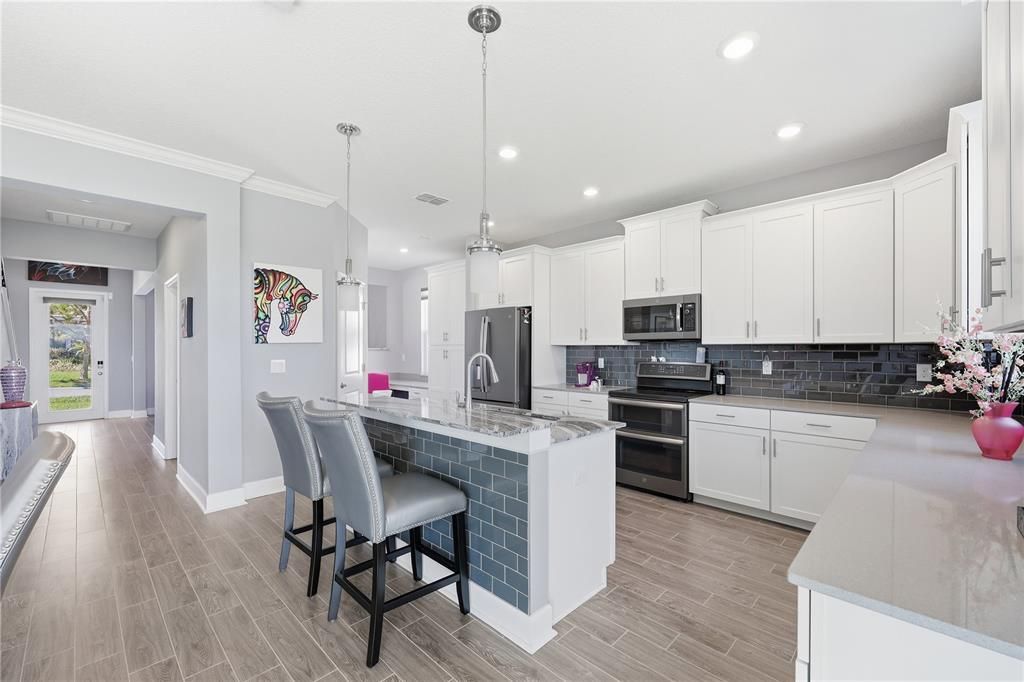 For Sale: $459,000 (4 beds, 2 baths, 2498 Square Feet)