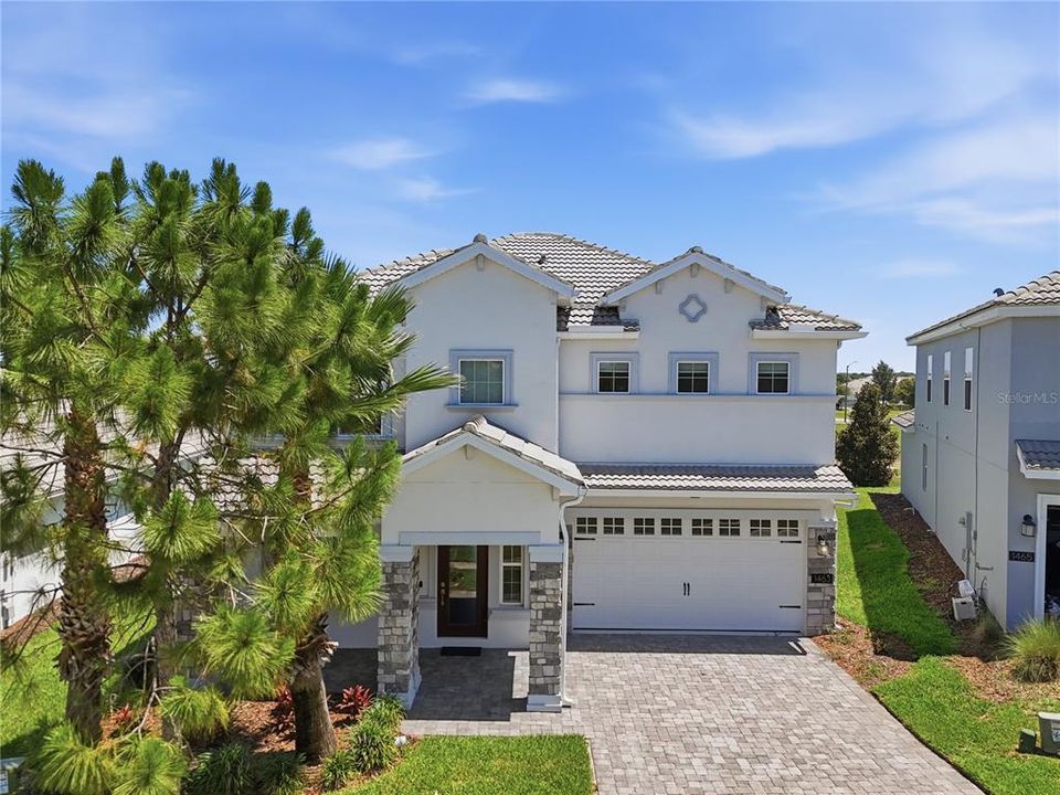 For Sale: $459,000 (4 beds, 2 baths, 2498 Square Feet)