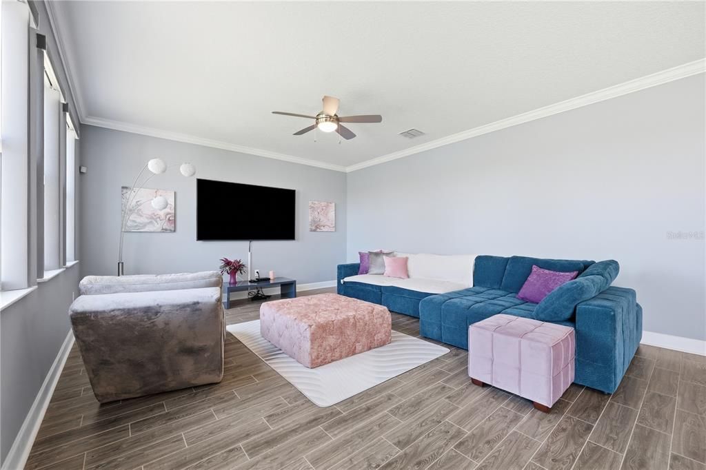 For Sale: $459,000 (4 beds, 2 baths, 2498 Square Feet)