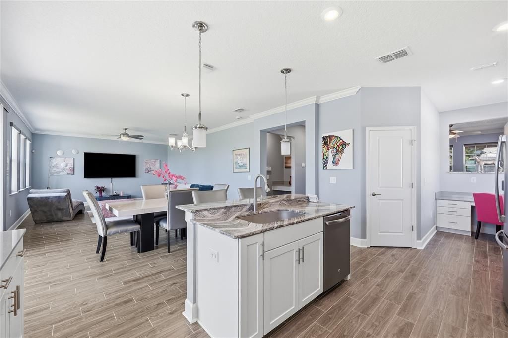For Sale: $459,000 (4 beds, 2 baths, 2498 Square Feet)