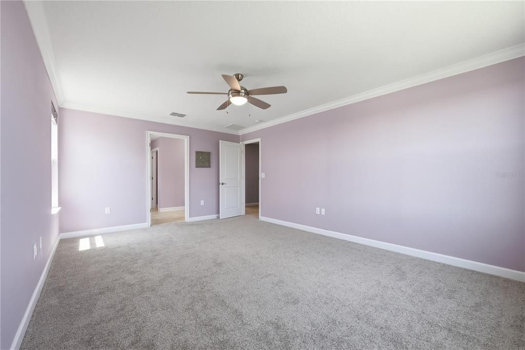 For Sale: $459,000 (4 beds, 2 baths, 2498 Square Feet)