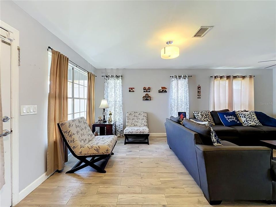 For Sale: $359,000 (3 beds, 2 baths, 1510 Square Feet)