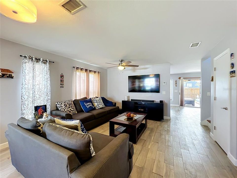 For Sale: $359,000 (3 beds, 2 baths, 1510 Square Feet)