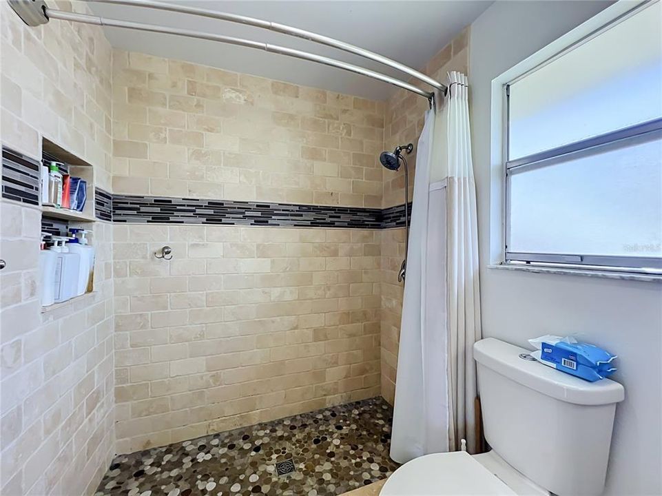 For Sale: $359,000 (3 beds, 2 baths, 1510 Square Feet)
