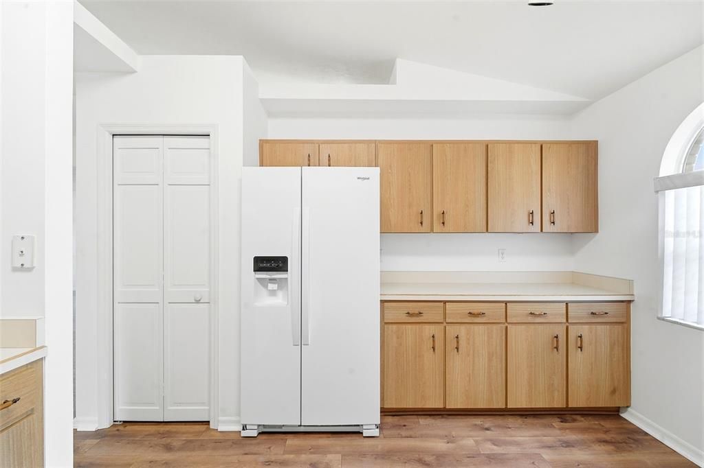 На продажу: $395,000 (3 спален, 2 ванн, 1665 Квадратных фут)
