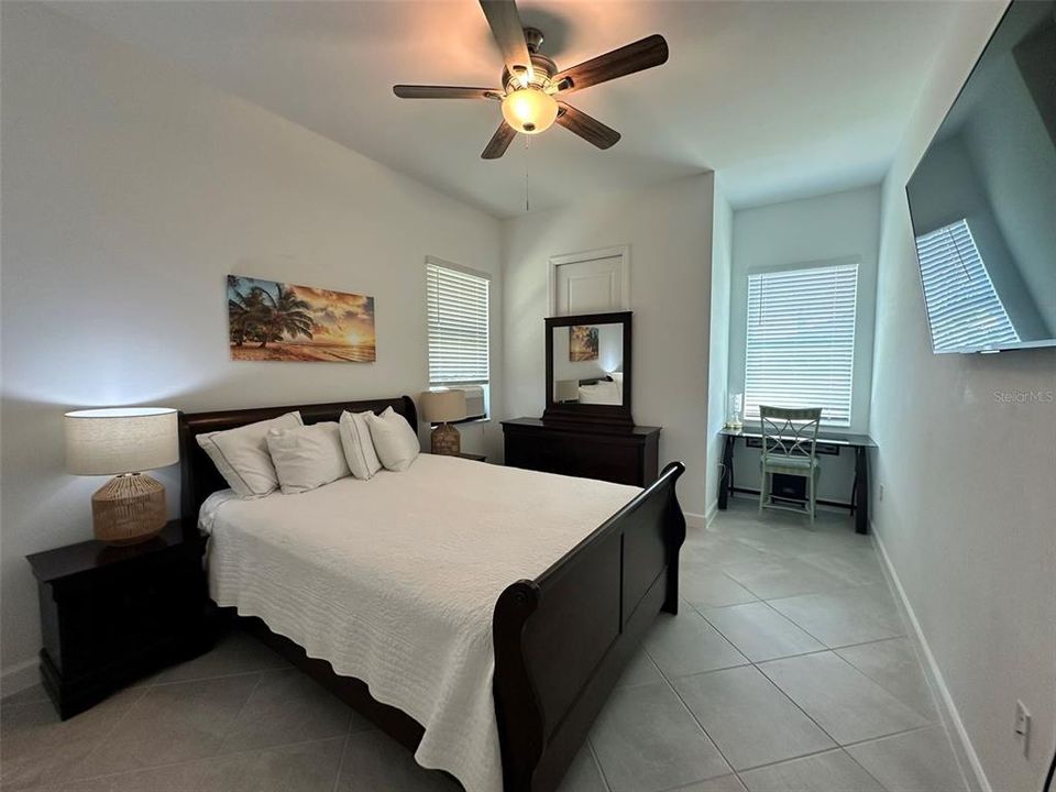 For Rent: $1,400 (1 beds, 1 baths, 400 Square Feet)