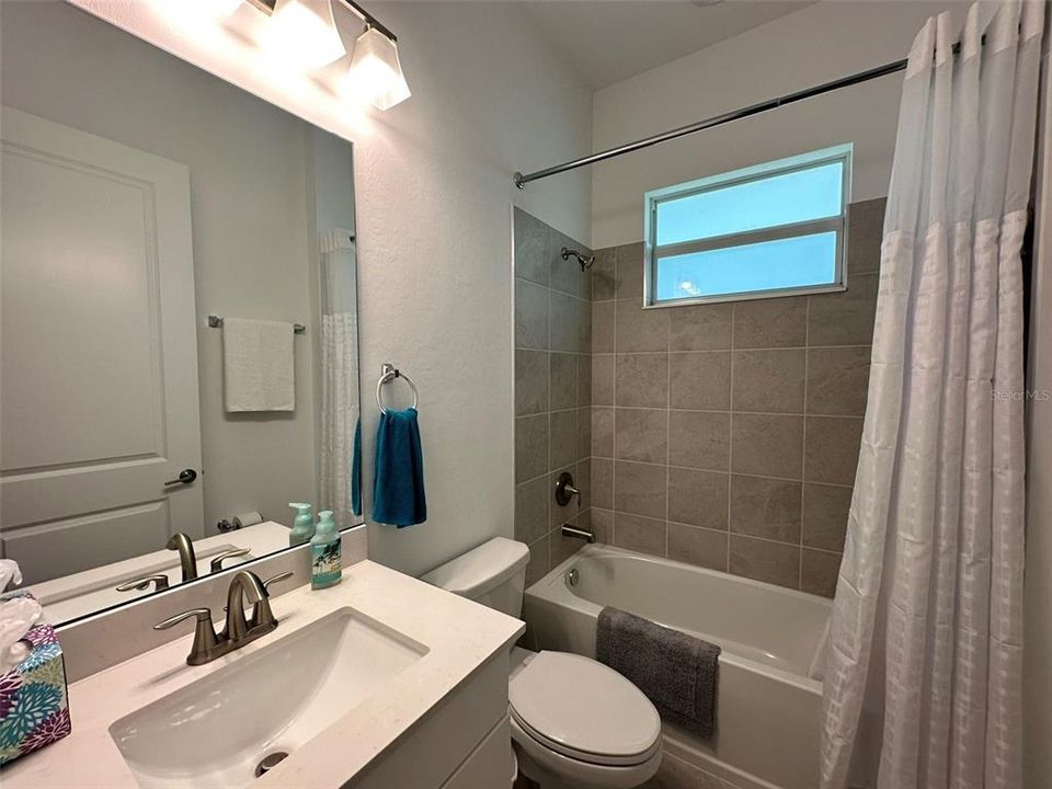 For Rent: $1,400 (1 beds, 1 baths, 400 Square Feet)