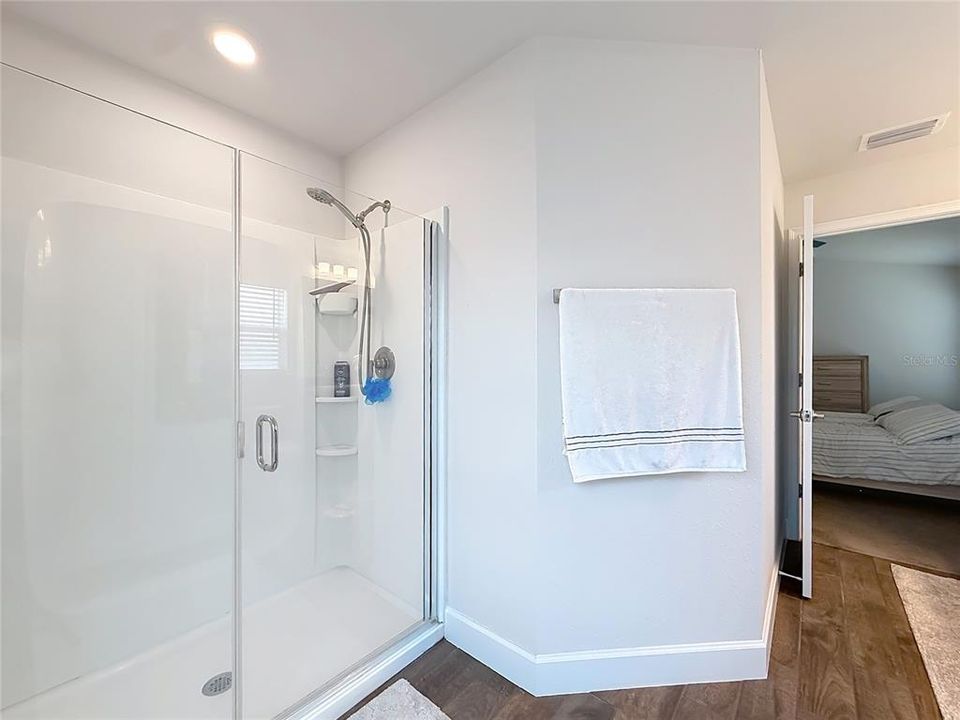На продажу: $330,000 (4 спален, 2 ванн, 1694 Квадратных фут)