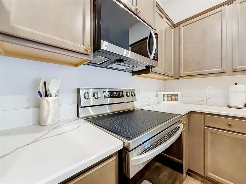 На продажу: $330,000 (4 спален, 2 ванн, 1694 Квадратных фут)