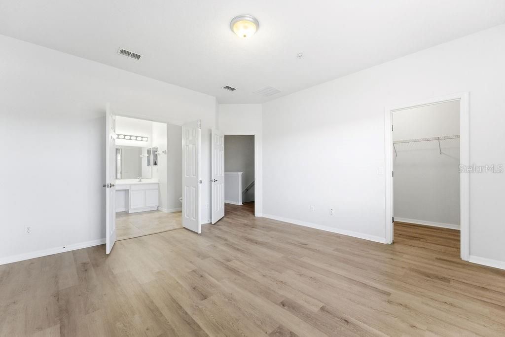 В аренду: $2,300 (3 спален, 2 ванн, 1808 Квадратных фут)