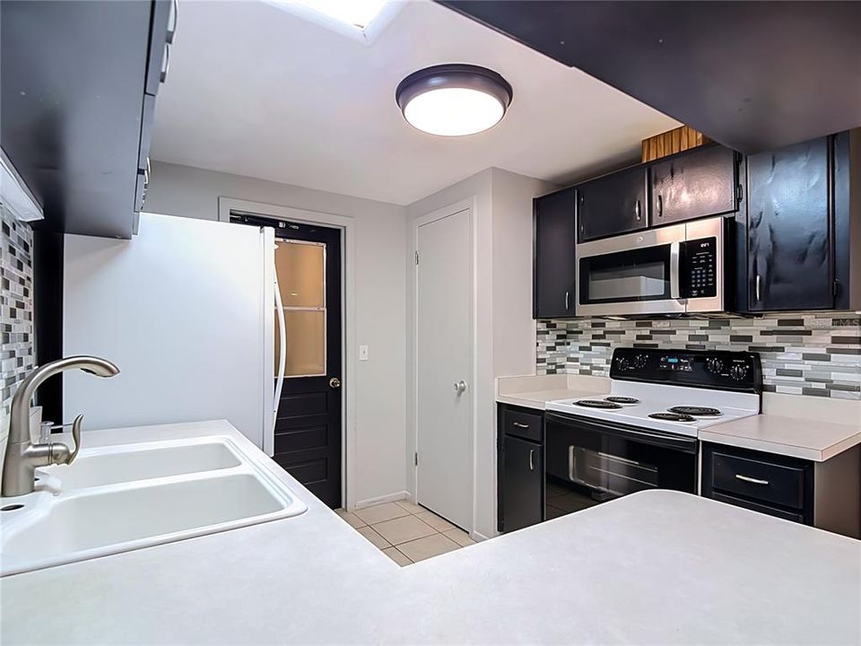 В аренду: $2,400 (3 спален, 1 ванн, 1726 Квадратных фут)