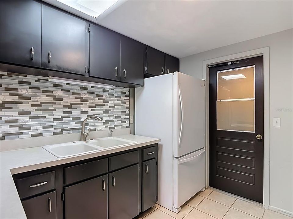 В аренду: $2,400 (3 спален, 1 ванн, 1726 Квадратных фут)