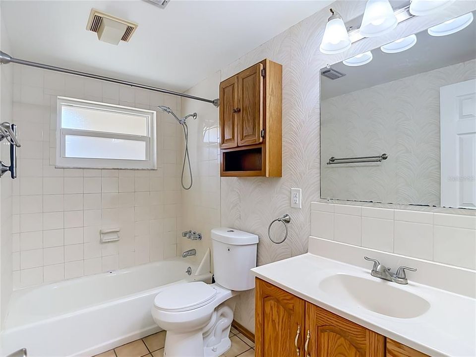В аренду: $2,400 (3 спален, 1 ванн, 1726 Квадратных фут)