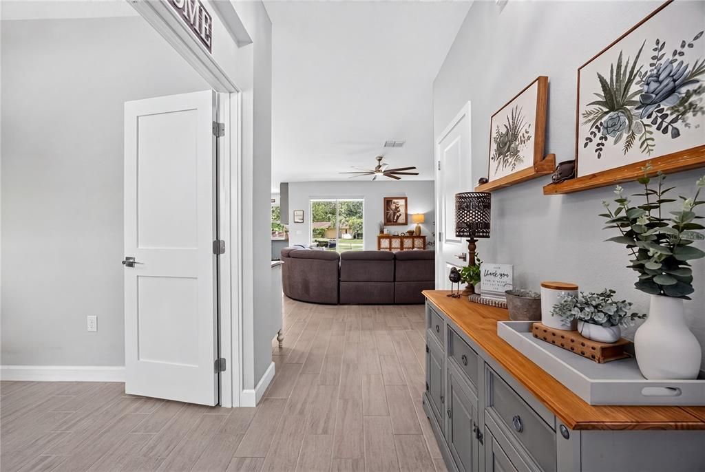 En Venta: $470,000 (4 camas, 3 baños, 2307 Pies cuadrados)