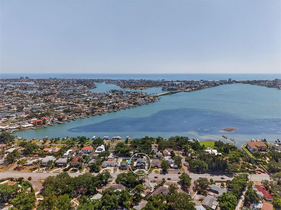 En Venta: $1,259,000 (5 camas, 4 baños, 3230 Pies cuadrados)