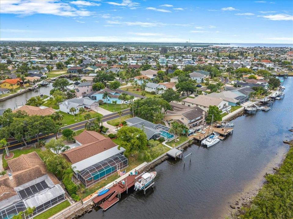 На продажу: $758,000 (3 спален, 2 ванн, 1906 Квадратных фут)