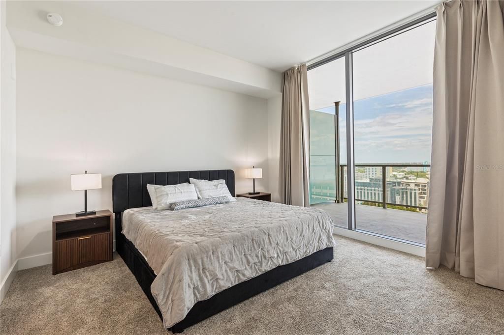 For Rent: $5,500 (2 beds, 2 baths, 1339 Square Feet)