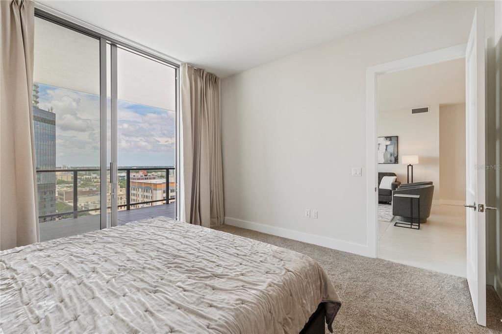 For Rent: $5,500 (2 beds, 2 baths, 1339 Square Feet)