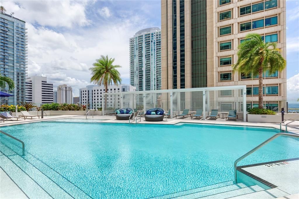 For Rent: $5,500 (2 beds, 2 baths, 1339 Square Feet)