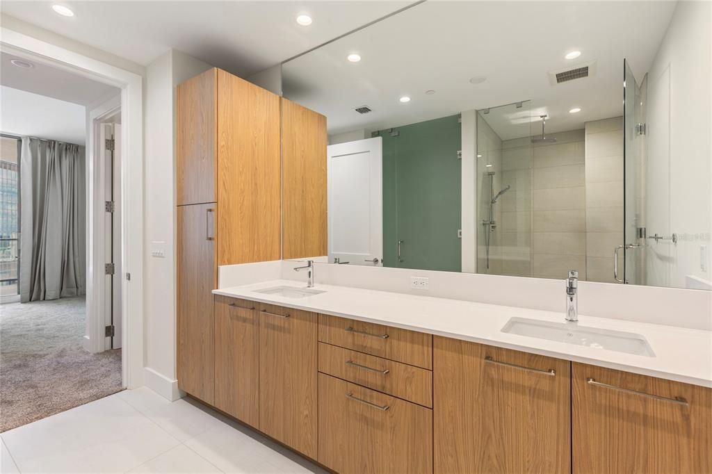 For Rent: $5,500 (2 beds, 2 baths, 1339 Square Feet)