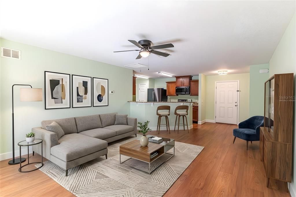 Activo con contrato: $269,500 (3 camas, 2 baños, 1606 Pies cuadrados)