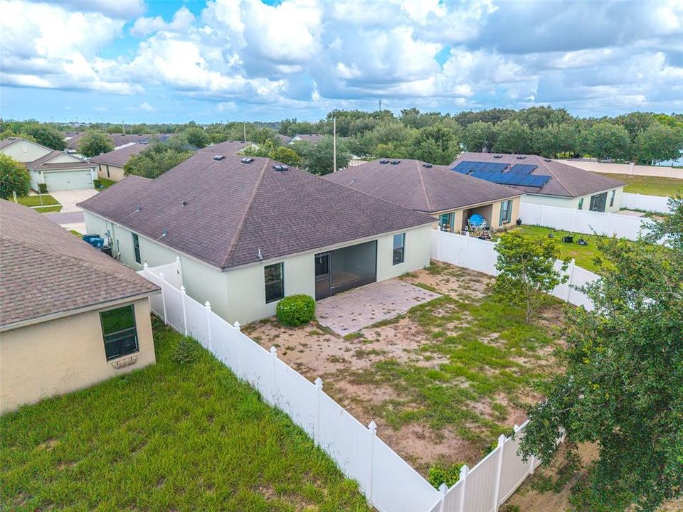 Activo con contrato: $269,500 (3 camas, 2 baños, 1606 Pies cuadrados)