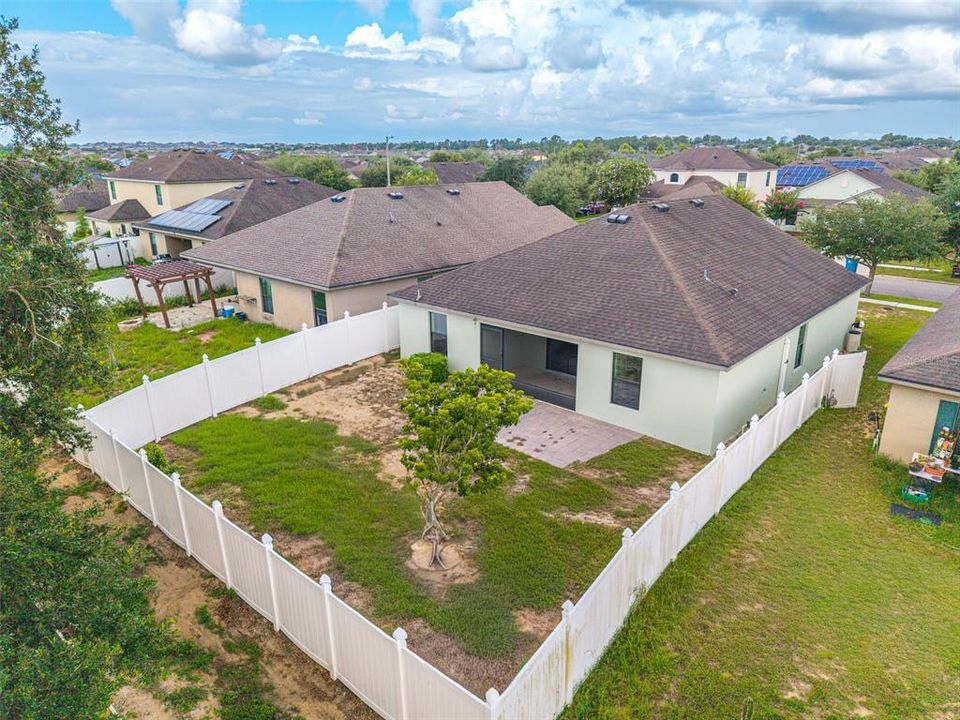 Activo con contrato: $269,500 (3 camas, 2 baños, 1606 Pies cuadrados)