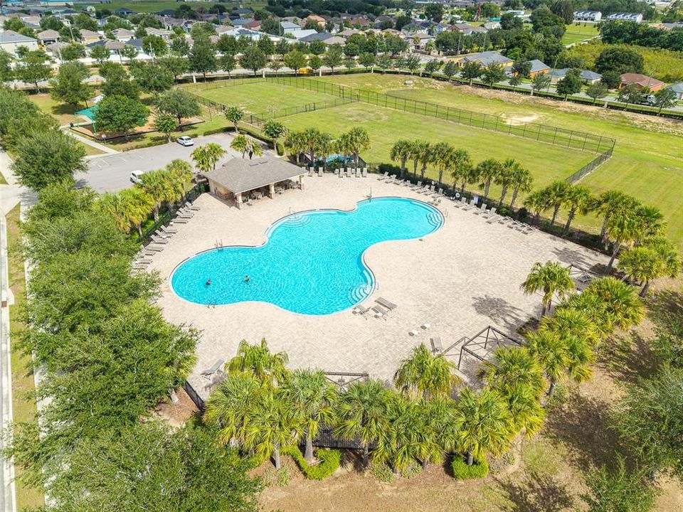 Activo con contrato: $269,500 (3 camas, 2 baños, 1606 Pies cuadrados)